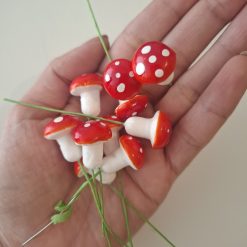 Pack 10 hongos de colores decorativos para terrarios y mini jardines