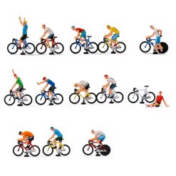 Ciclistas y bicicletas a escala