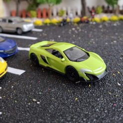 Auto McLaren a escala