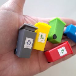 Basureros a escala para maquetas