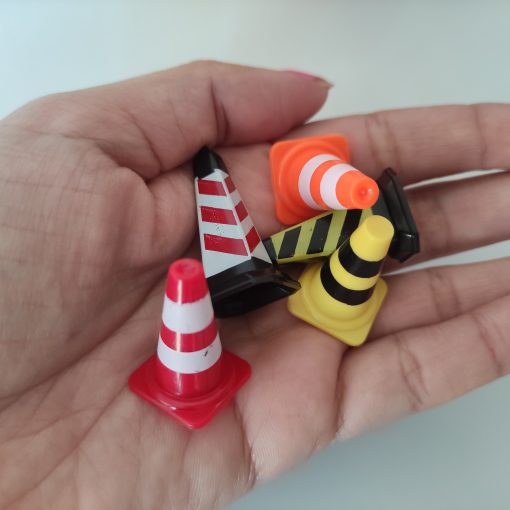 Cono de tráfico en miniatura