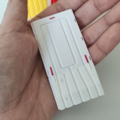 Puerta de plástico en miniatura