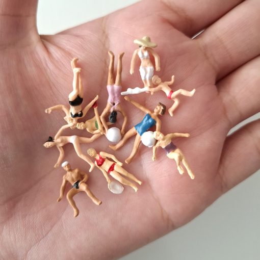 Personitas con traje de baño