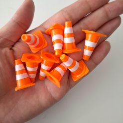 Conos en miniatura color naranja