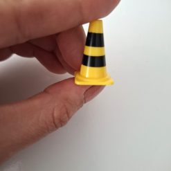 Conos en miniatura color naranja