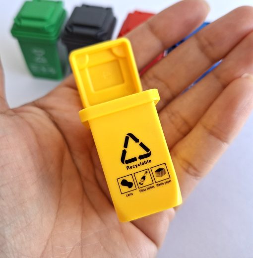 Basurero en miniatura