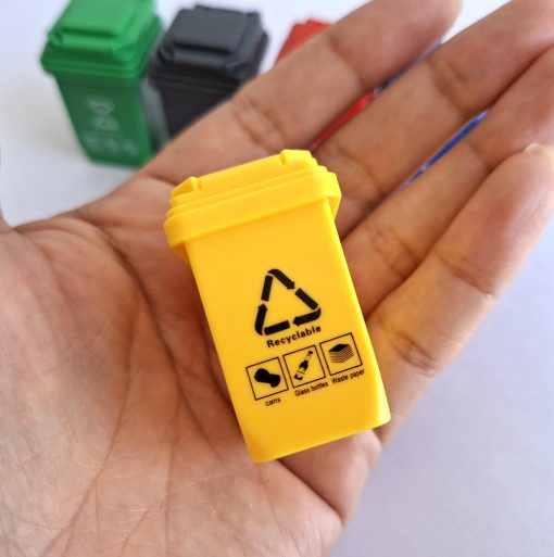 Basurero en miniatura