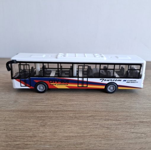Autobús a escala 1:64