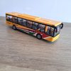Autobús a escala 1:64