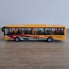 Autobús a escala 1:64