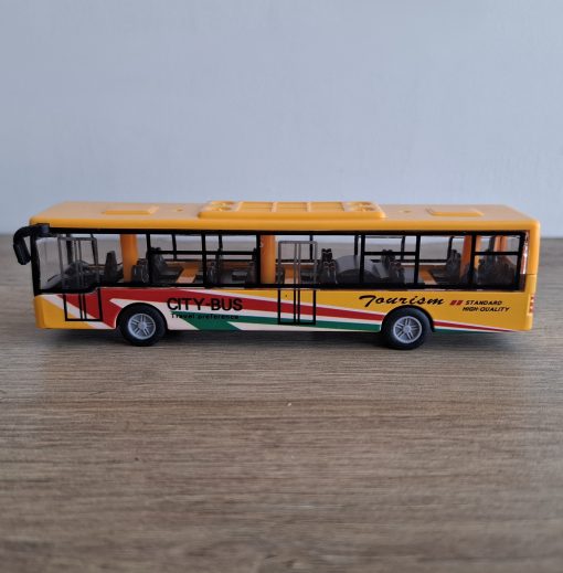 Autobús a escala 1:64