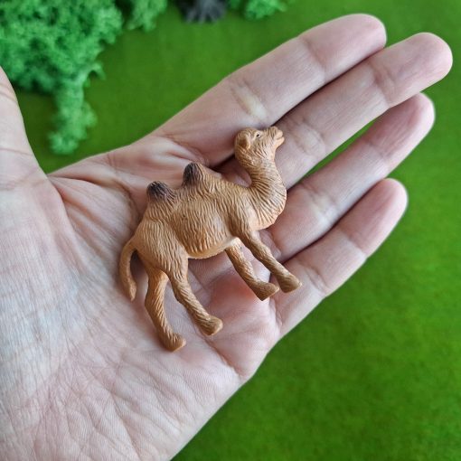 Camello en miniatura