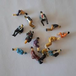 Figuras sentadas a escala 1:87