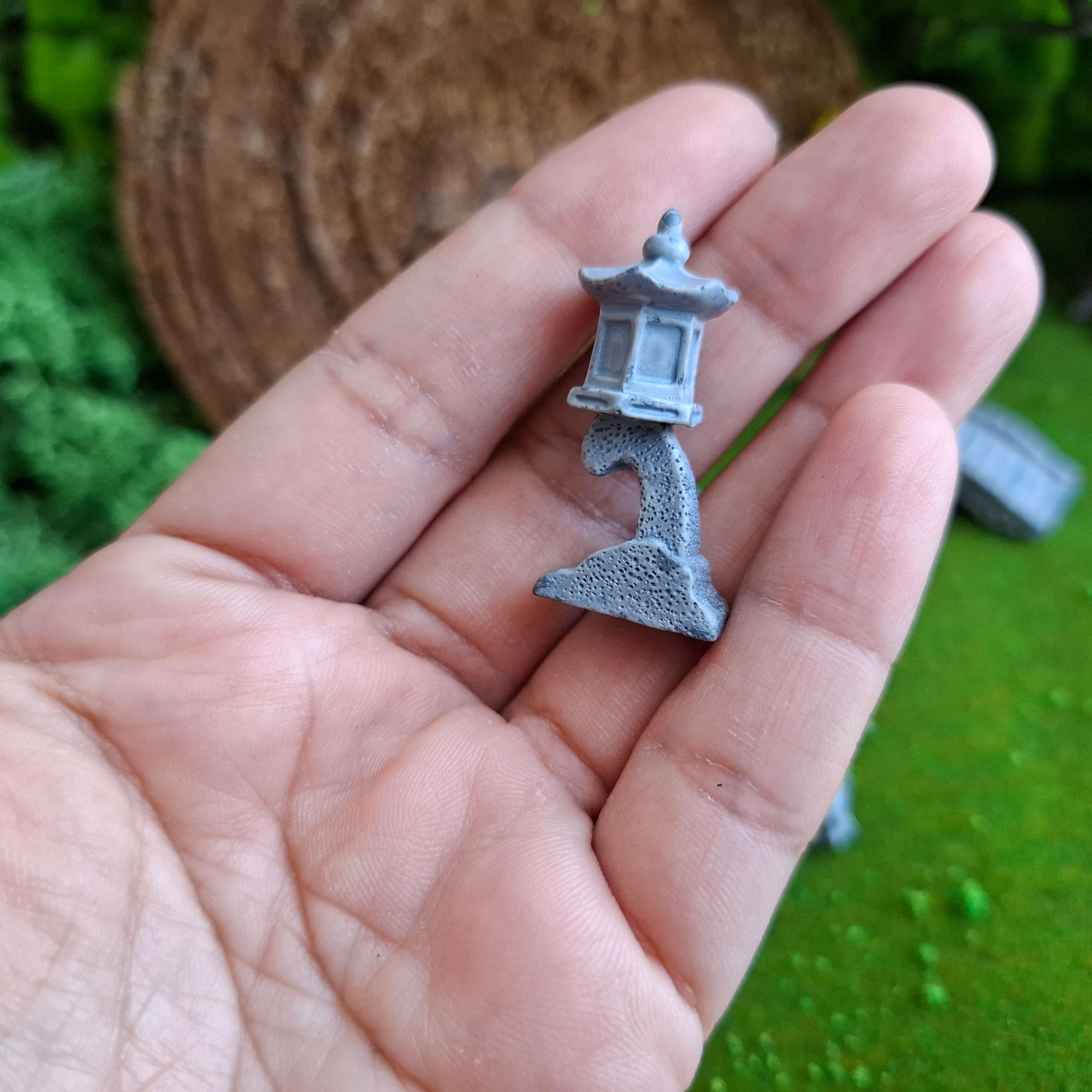 Linterna pagoda japonesa de piedra