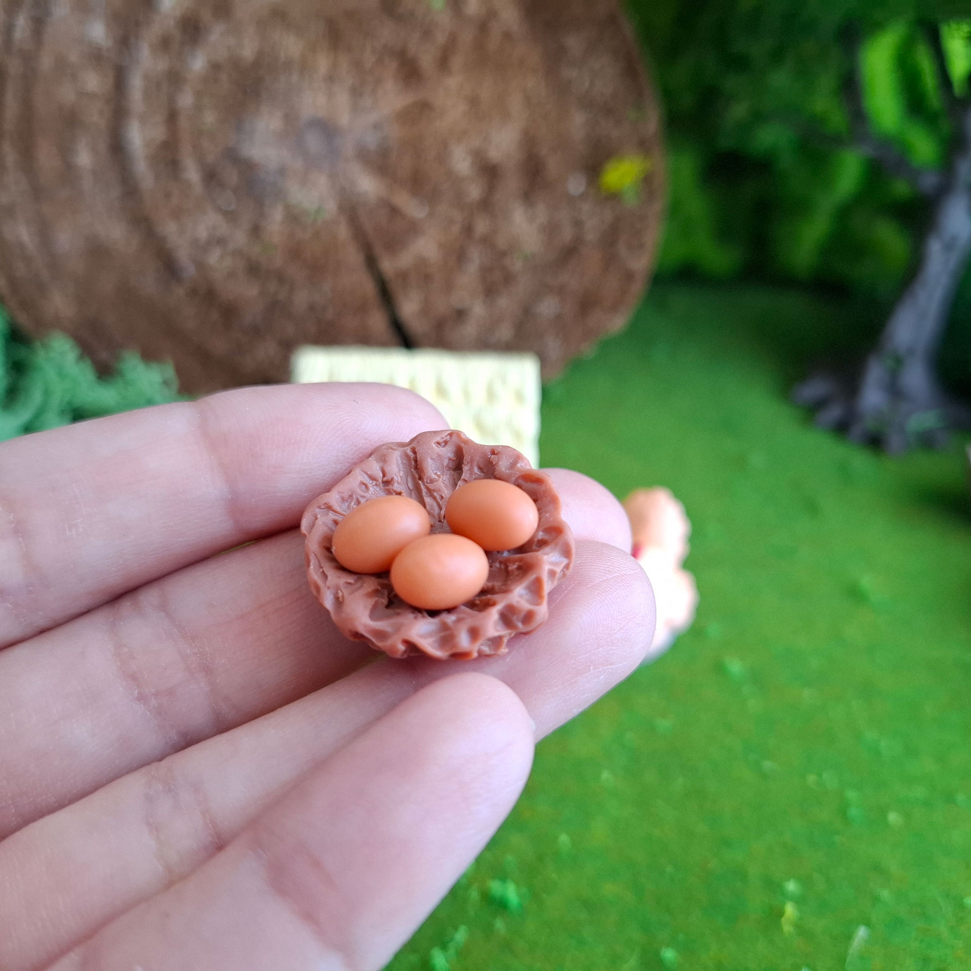 Huevos en miniatura