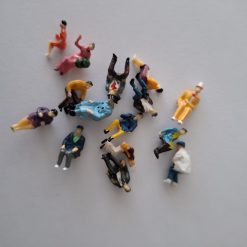 Figuras sentadas en escala 1:87